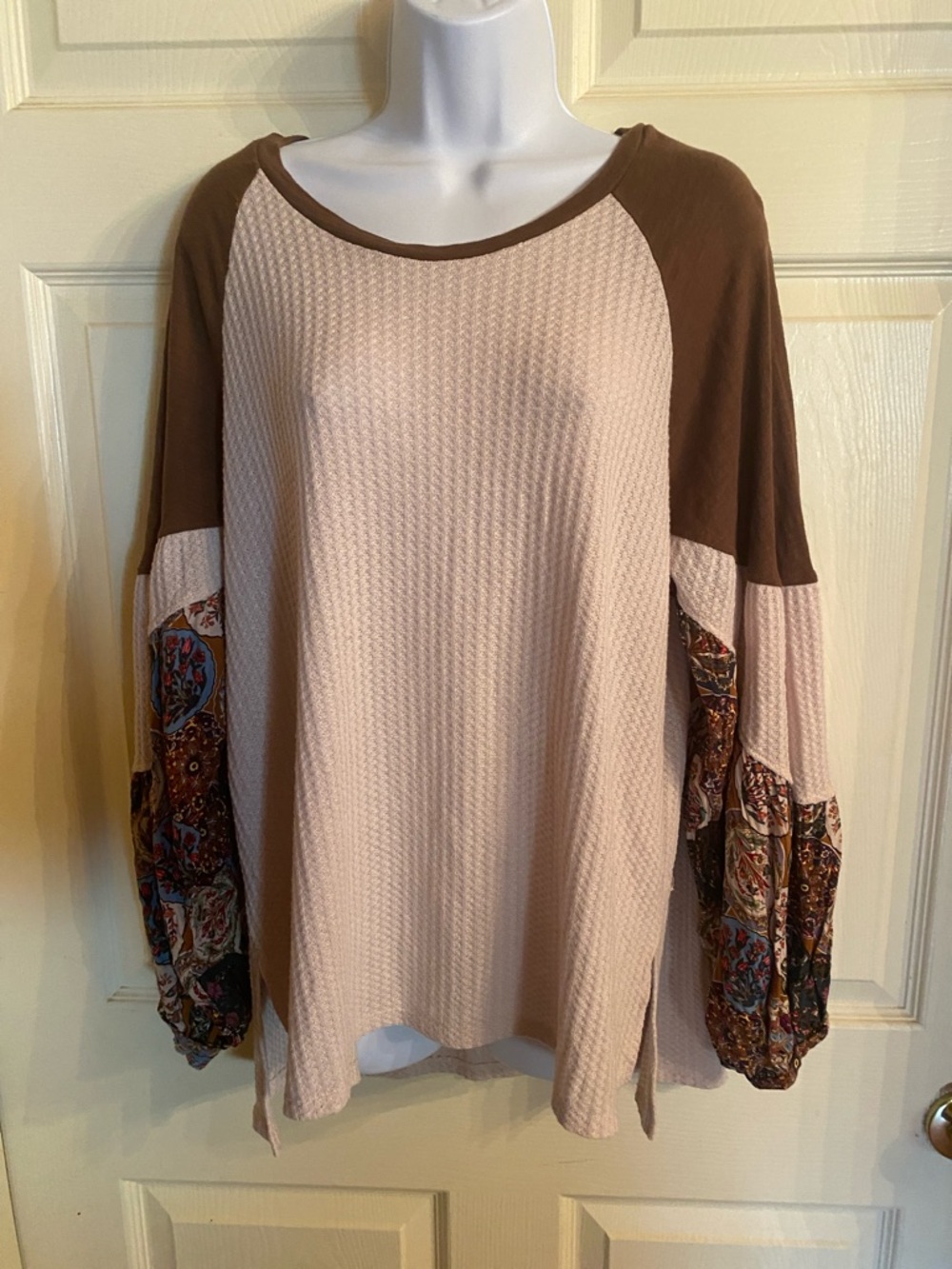 Umgee Cream & Brown Waffle Knit Tunic with Printed Balloon Sleeves